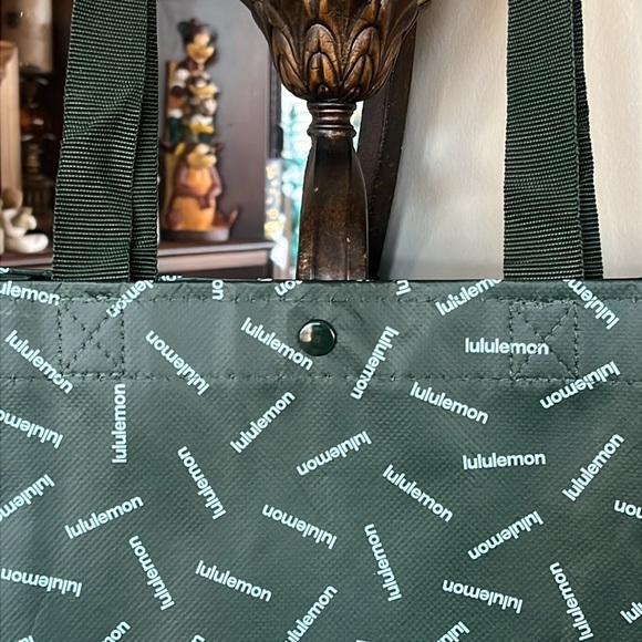NWOT Lululemon Green Reusable Shopping Tote Shoulder Bag Lightweight - Picture 6 of 13
